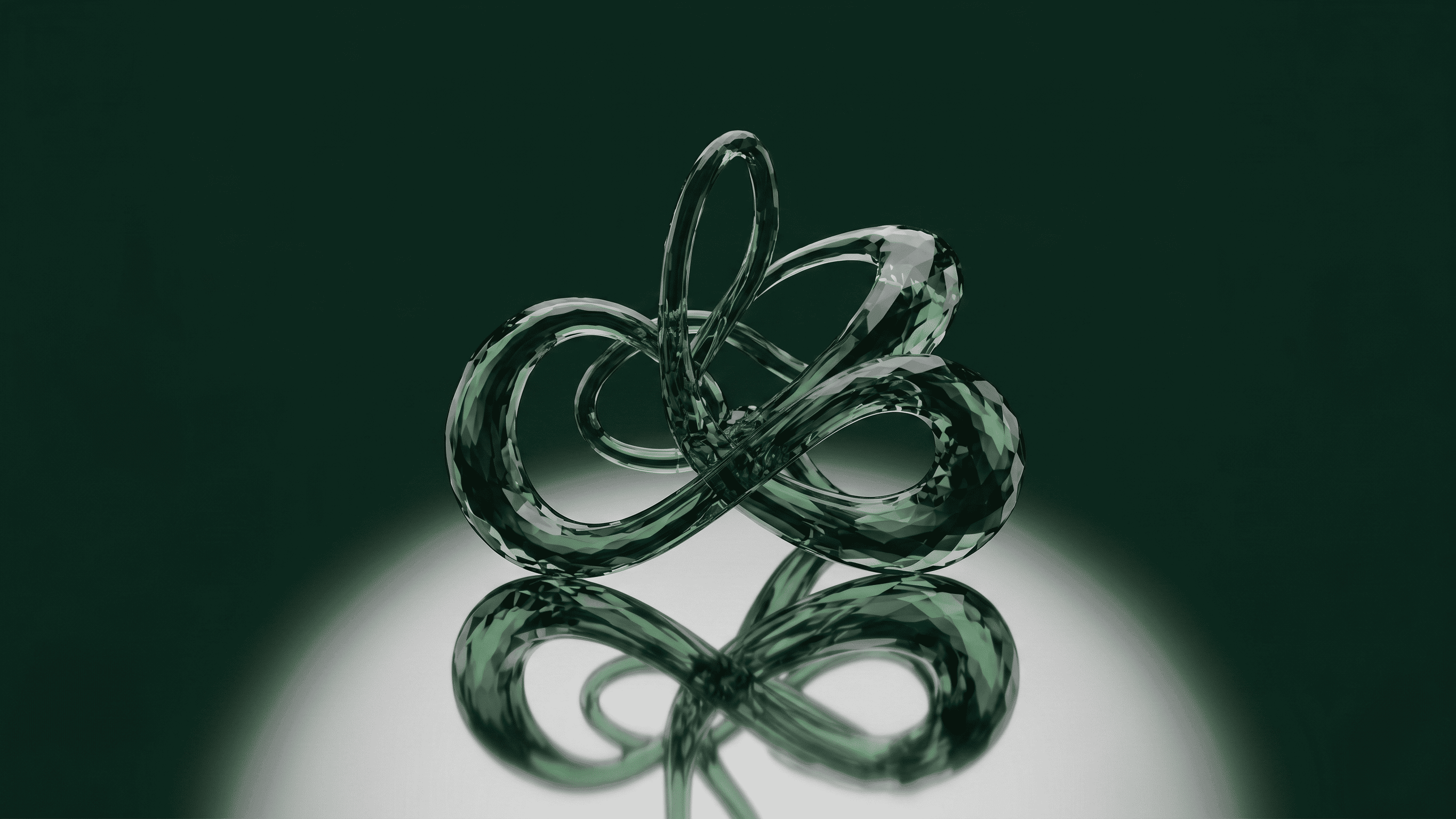 Escultura de cristal verde — Organic Mídia